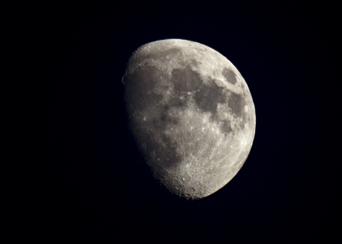 Луна 22 серию. Nikon p900 Сатурн. Марс в телескоп. Луна 22. Луна красивая вырезать.